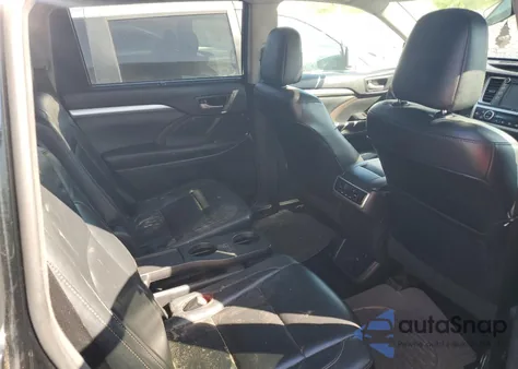 2018 Toyota Highlander Se from USA, damaged, VIN 5TDJZRFH6JS888005